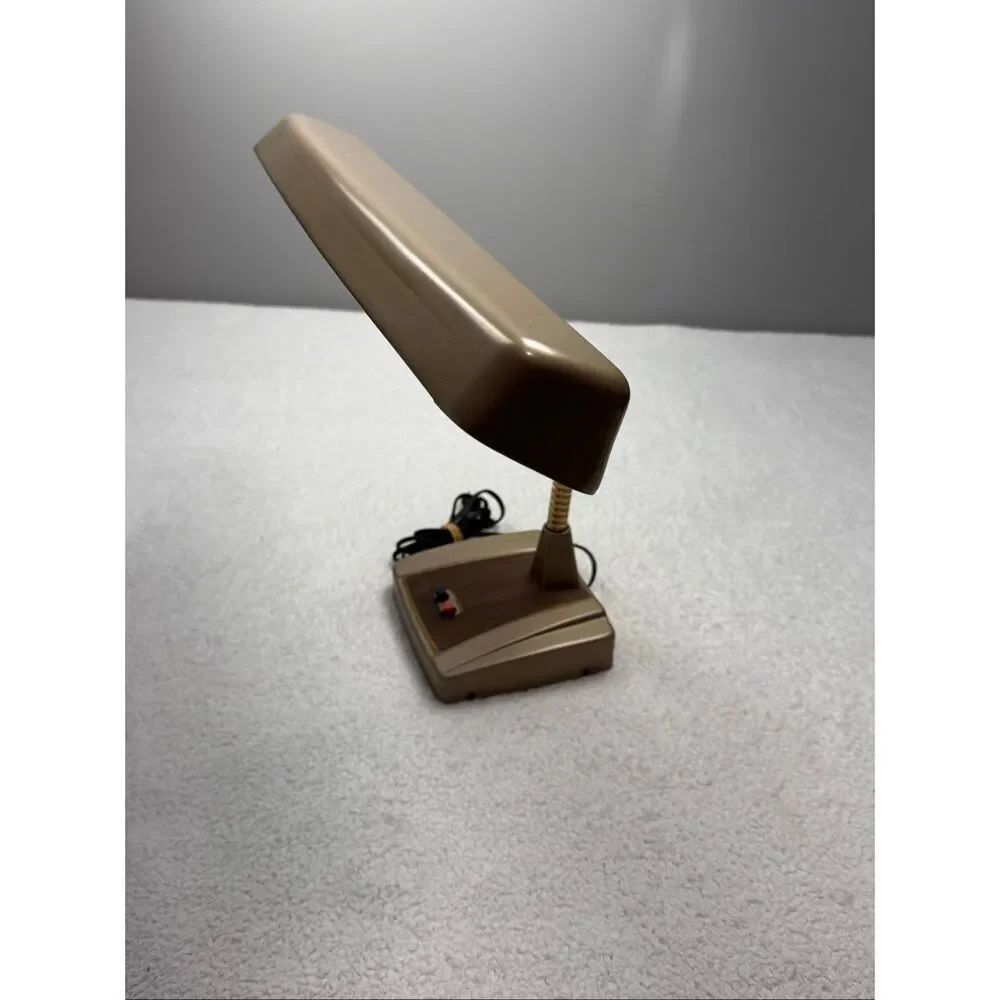 Vintage MCM Industrial Gooseneck Style Desk Lamp/Gold Tone